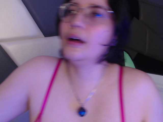 Live sex webcam photo for trixxxye #291962811