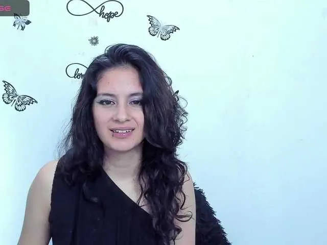 Live sex webcam photo for trixy26 #277483170