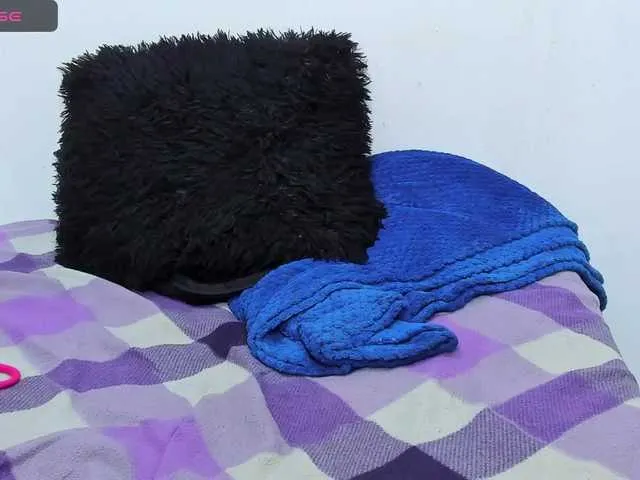 Live sex webcam photo for trixy26 #277637408