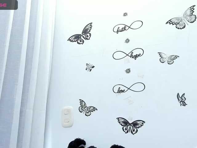 Live sex webcam photo for trixy26 #277639404