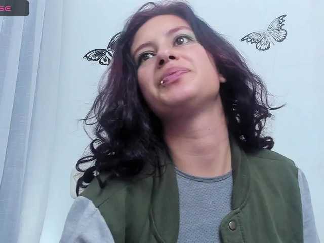 Live sex webcam photo for trixy26 #277737913