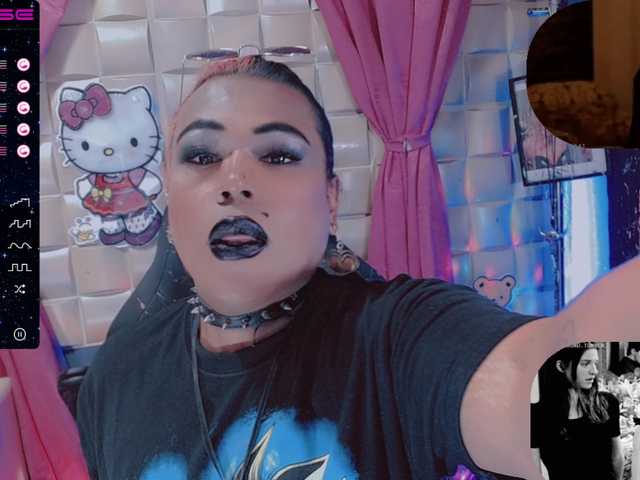 Live sex webcam photo for tsVIOLETT #274528104