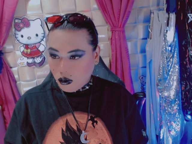 Live sex webcam photo for tsVIOLETT #274587422