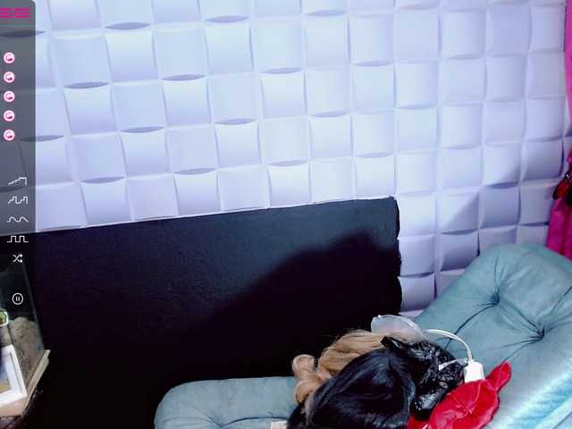 Live sex webcam photo for tsVIOLETT #274628718