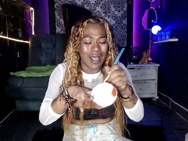 Live sex webcam photo for tsVIOLETT #276710945