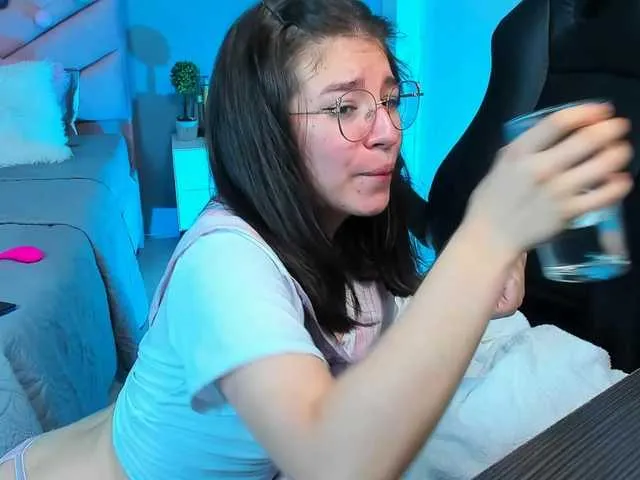 Live sex webcam photo for tsukyland #276125987