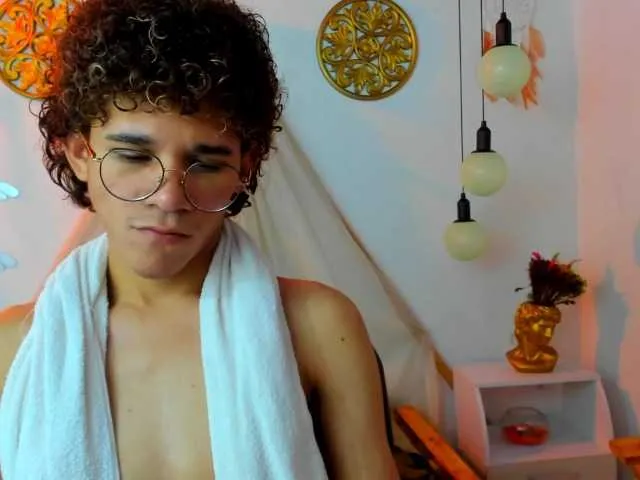 Live sex webcam photo for twinklatin1 #275959704