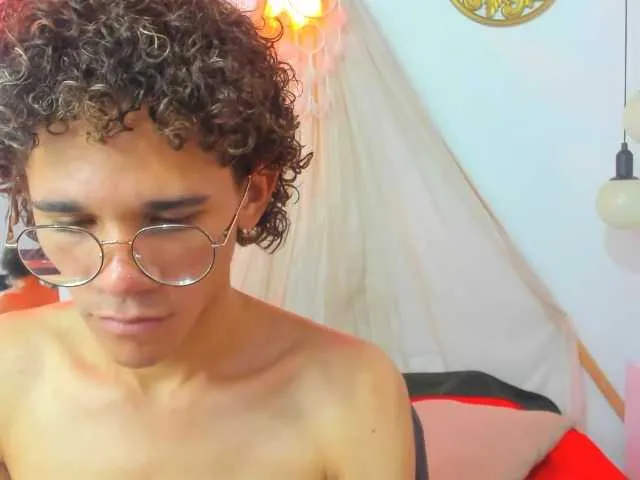 Live sex webcam photo for twinklatin1 #276051556