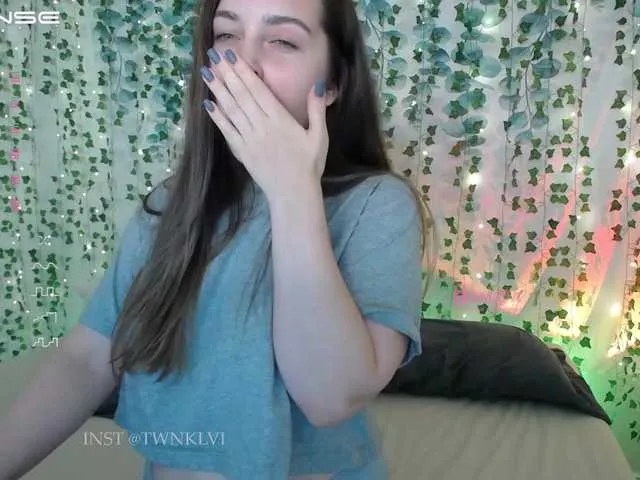 Live sex webcam photo for twinklevi #275580435