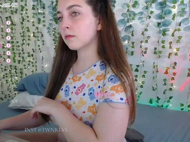 Live sex webcam photo for twinklevi #275695707