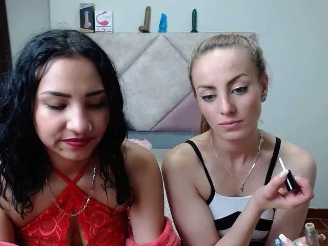 Live sex webcam photo for twoanalsquirt #271834711