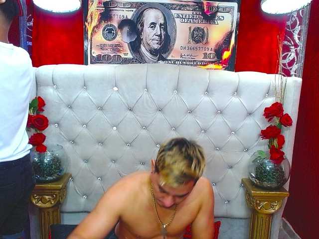 Live sex webcam photo for twoboys #290180209