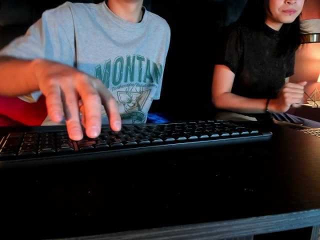 Live sex webcam photo for twoheads-onepillow #276936809