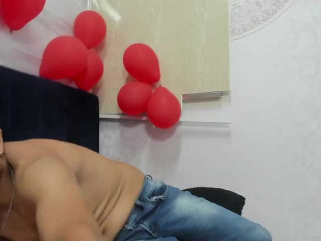 Live sex webcam photo for twosexys4u #272430335