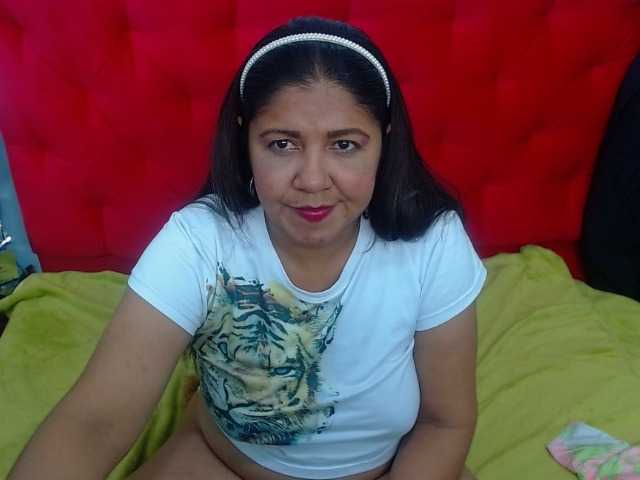 Live sex webcam photo for Tynathx #273063644