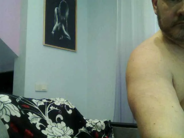 Live sex webcam photo for uckyCoupleXXX #273073624