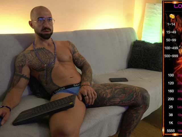 Live sex webcam photo for uncut-hugecock-stud #277969818