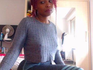 Live sex webcam photo for urblackcherry #152839550