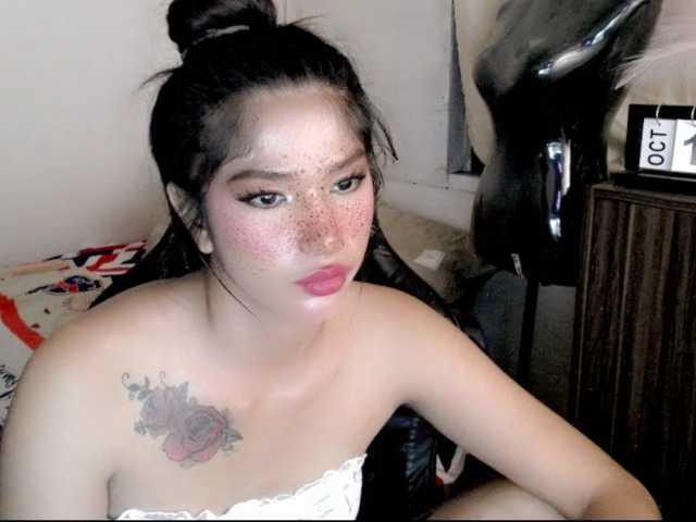 Live sex webcam photo for urcuttieyanna #292075546