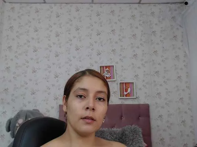 Live sex webcam photo for valenbigboobs #275621299