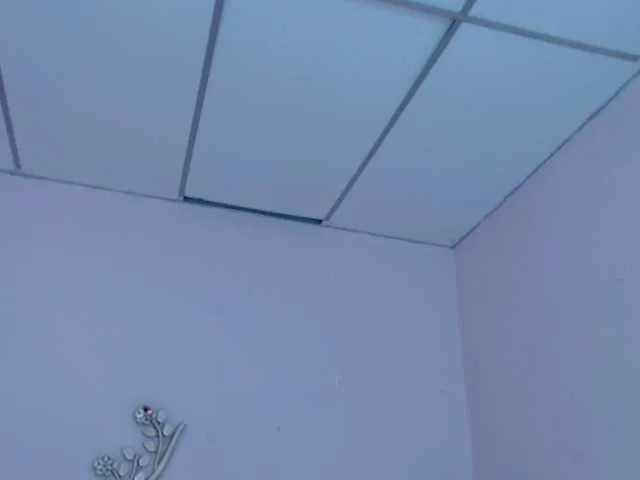 Live sex webcam photo for valenbigboobs #275998941