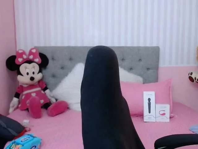 Live sex webcam photo for valenbigboobs #276021097