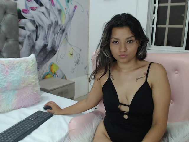 Live sex webcam photo for valeria-brist #274286853