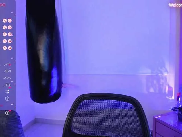 Live sex webcam photo for valeria-ferri #276755310