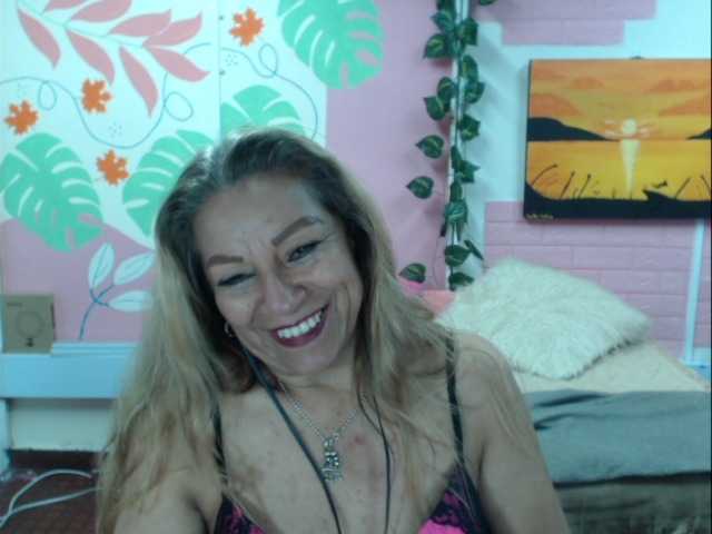 Live sex webcam photo for valeria-sexy #277652683