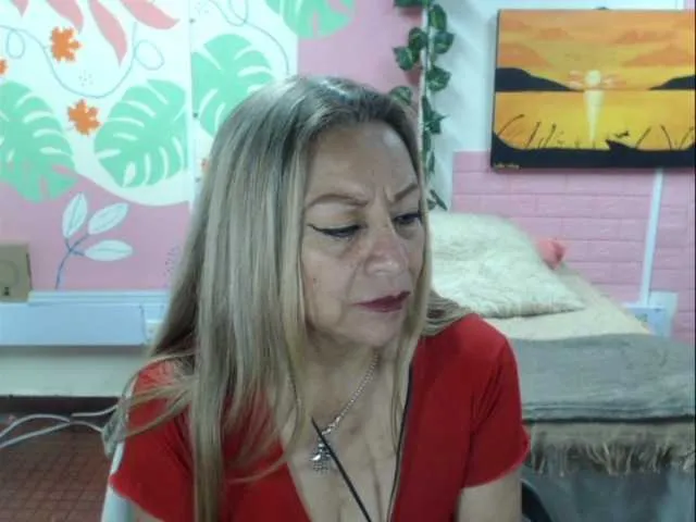 Live sex webcam photo for valeria-sexy #277708954