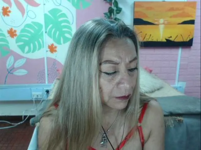 Live sex webcam photo for valeria-sexy #277756081