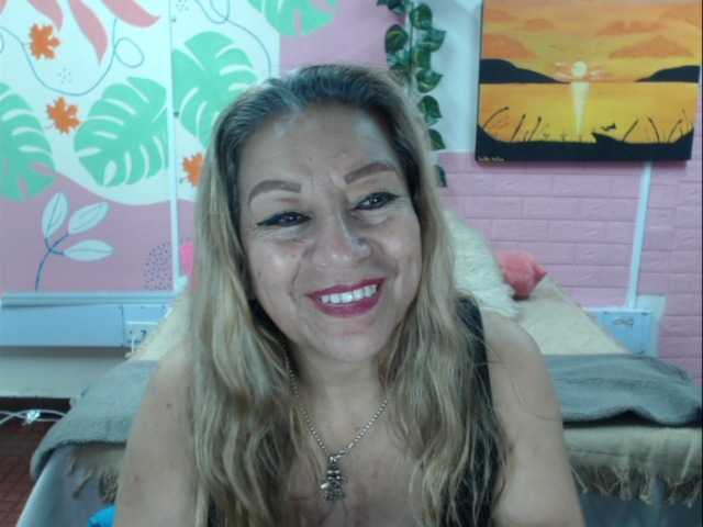 Live sex webcam photo for valeria-sexy #277896275