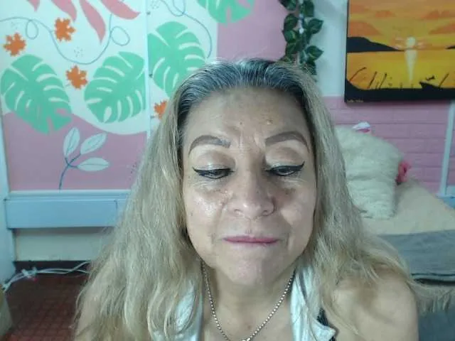 Live sex webcam photo for valeria-sexy #290863349