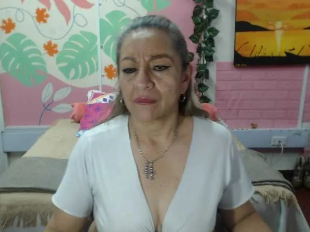 Live sex webcam photo for valeria-sexy #290897652