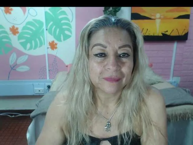 Live sex webcam photo for valeria-sexy #291785567