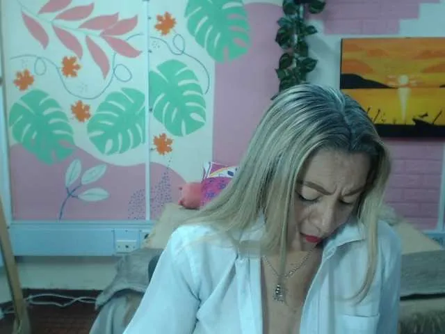 Live sex webcam photo for valeria-sexy #292028773