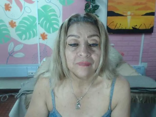 Live sex webcam photo for valeria-sexy #294008816