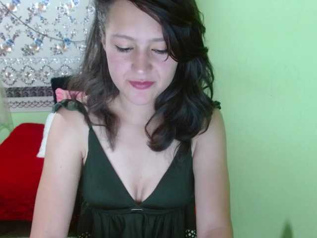 Live sex webcam photo for valery-queen7 #274779531