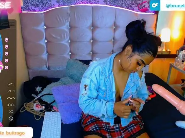 Live sex webcam photo for valerybrunett #273634102