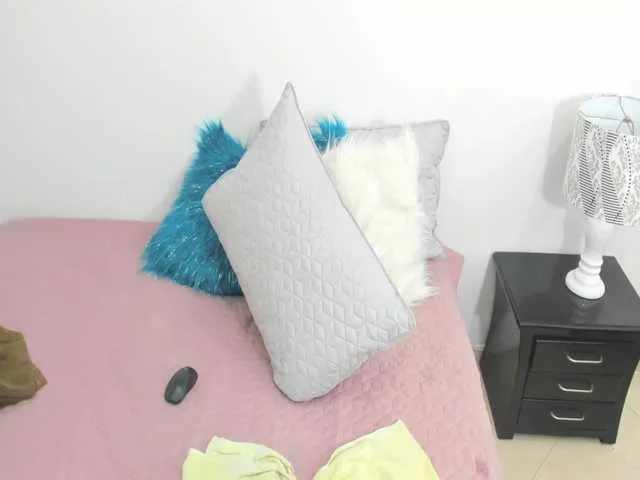 Live sex webcam photo for valerysweett1 #272157193