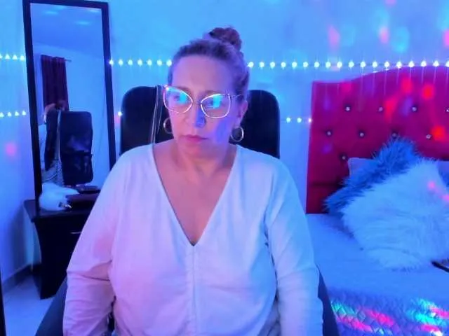Live sex webcam photo for valerysweett1 #277606535