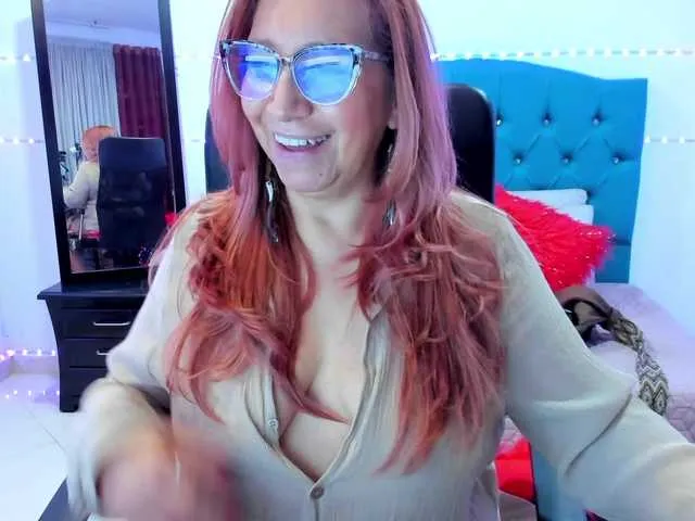 Live sex webcam photo for valerysweett1 #290418465