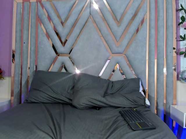 Live sex webcam photo for vanesaa-mejia #292211874