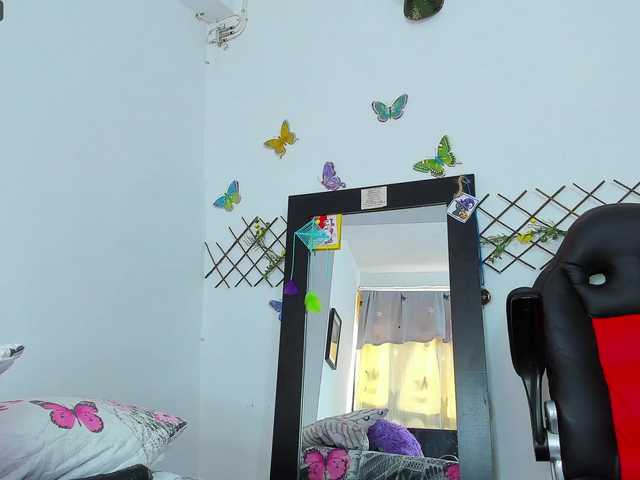 Live sex webcam photo for vanessa-cute1 #275561558