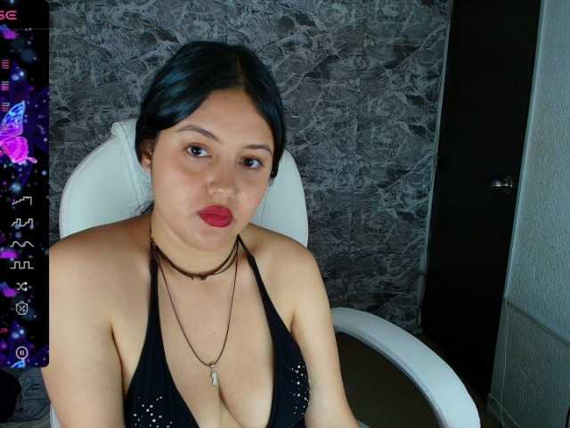 Live sex webcam photo for vanessacute98 #278182225