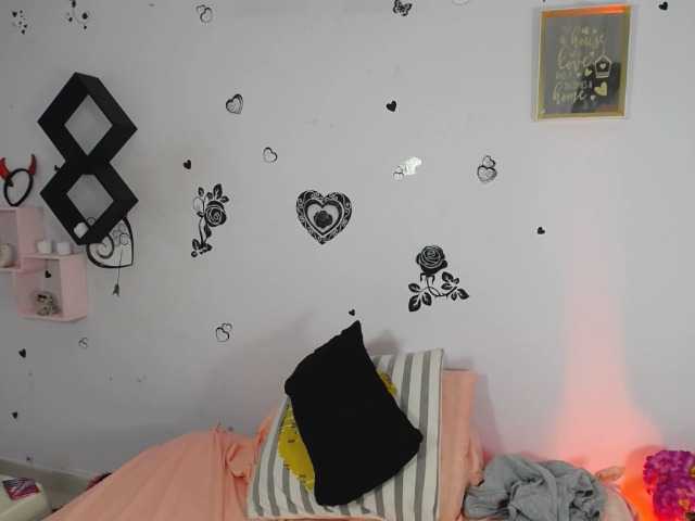 Live sex webcam photo for vanessarousse #272178608