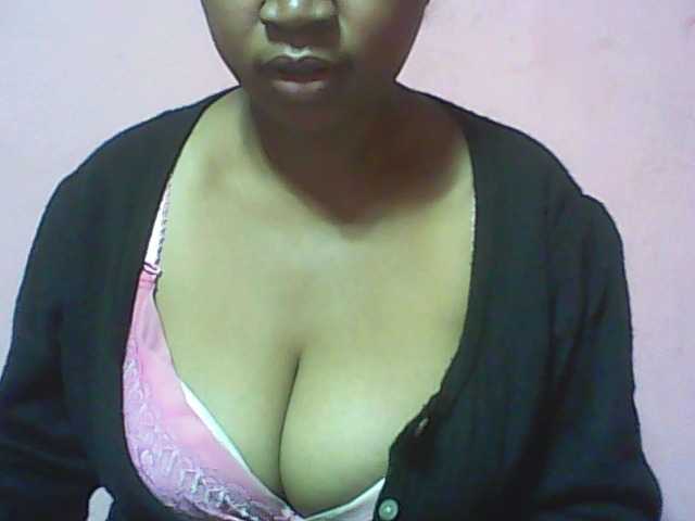 Live sex webcam photo for vanishahot #274176068