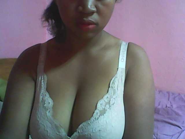 Live sex webcam photo for vanishahot #274228568