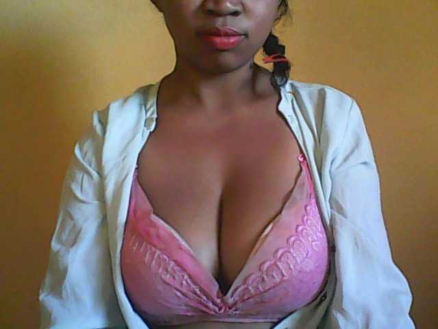 Live sex webcam photo for vanishahot #274399572