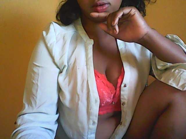 Live sex webcam photo for vanishahot #274410228